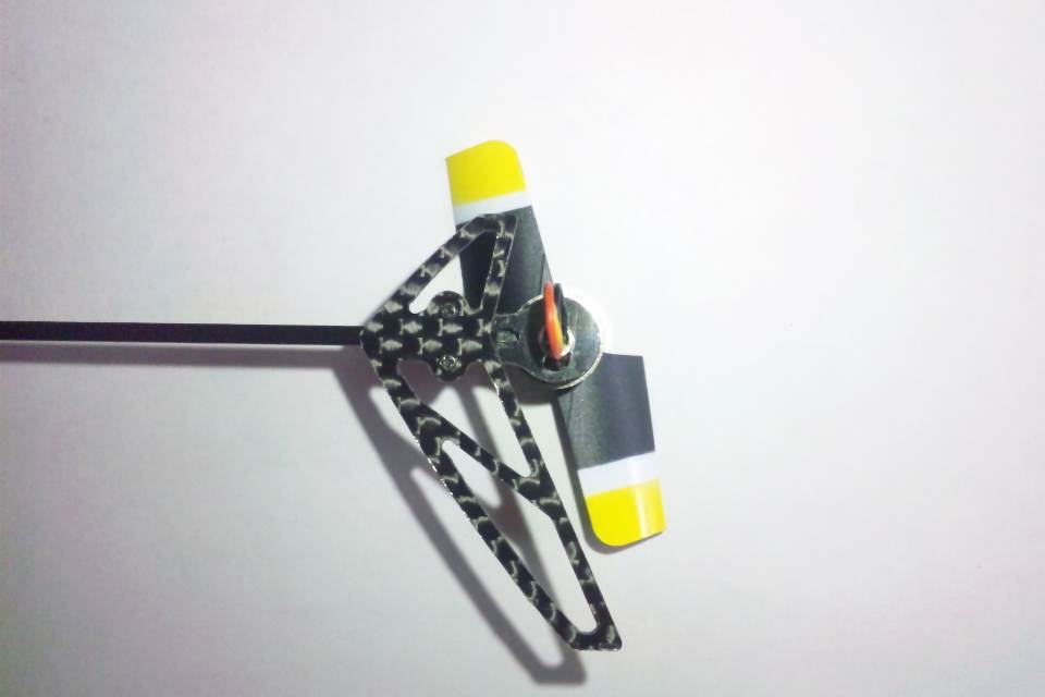 画像: walkera mini ｃｐ　ＧＣＰ共通　純正ブラシレス用テールモータマウントカーボンフィンセット